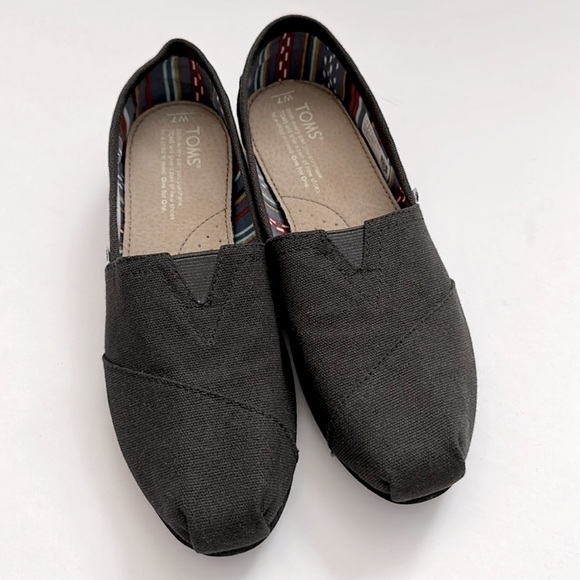 Toms shoes. - Picture 1 of 1